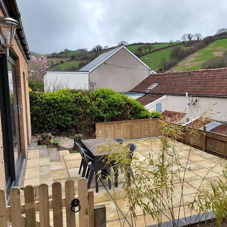 High Tide - 2 Bed Sunny Holiday Home Near Beach With Garden And Parking クーム・マーティン エクステリア 写真